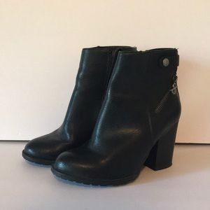 Parker & Sky Black Boots with Heel